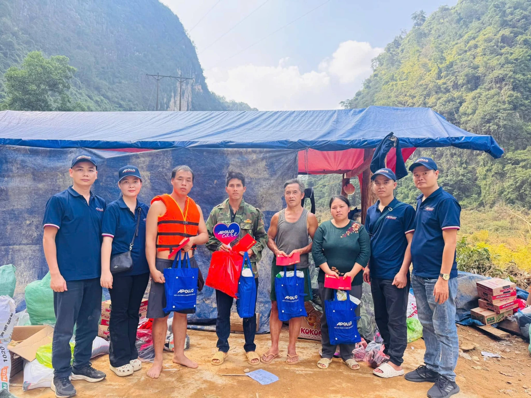 Trao Yêu Thương - Apollo Hướng Về Miền Bắc